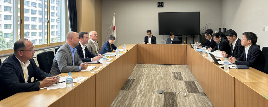 USW leadership meets with Japanese grain buyers.