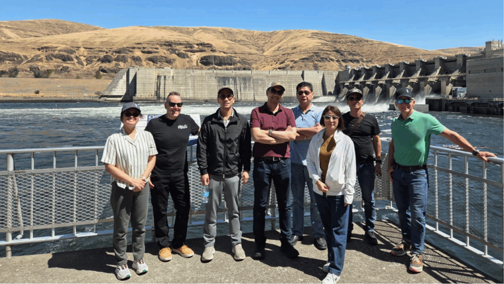 The team later stopped at the Lower Granite Dam. 
