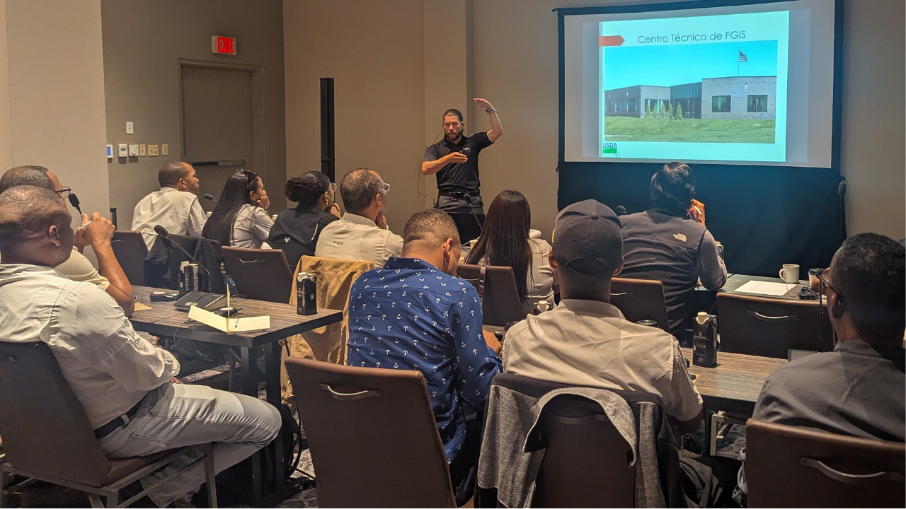USW conducts a grain procurement seminar in the Dominican Republic.