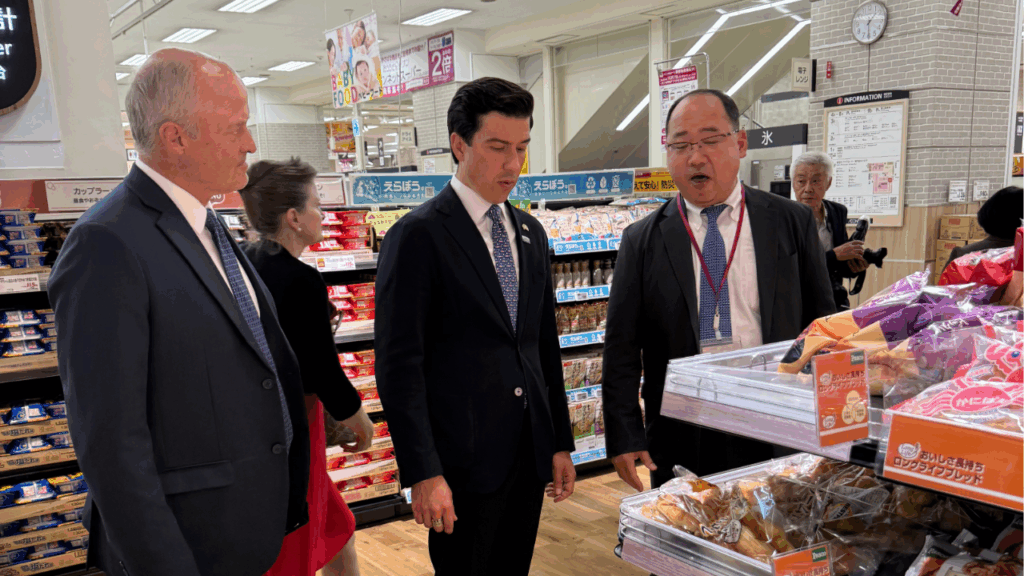 USDA Under Secretary Lindberg in Japanese Bakery