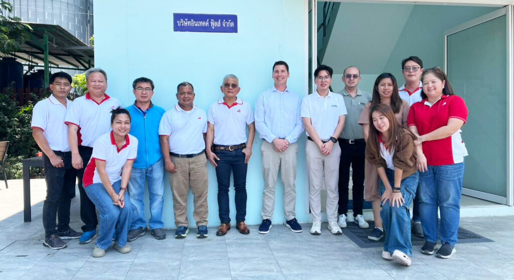 Shawn Thiele, Associate Director for Flour Milling and Grain Processing Specialist at the International Grains Program (IGP) Institute at Kansas State University, was joined in Thailand by the USW South and Southeast Asia Regional Technical Team during the seminar for millers.
