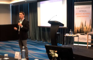 Shawn Thiele discusses flour milling with customers of U.S. wheat during USW's Sub-Saharan Wheat Buyers Conference in Cape Town, South Africa.