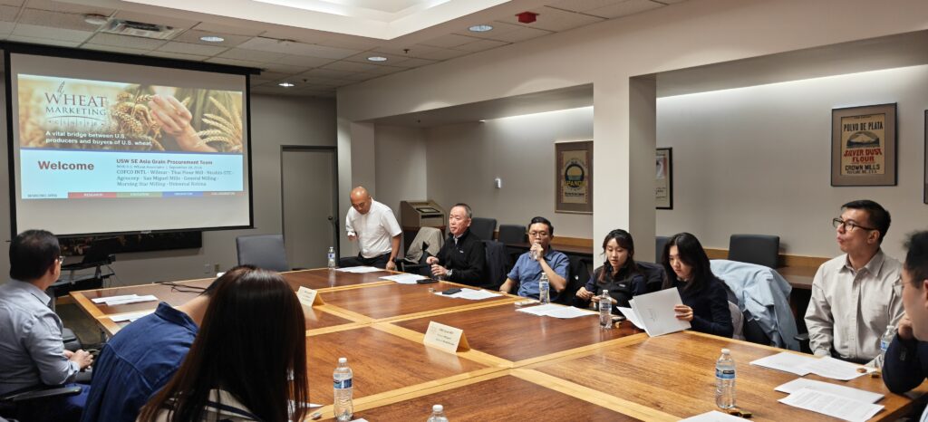The classroom portion of the course covered cash and futures markets, basis, hedging, grading standards, contracts, freight, supply and demand, logistics and weather forecasting. Participants also practiced futures trading and risk management in a simulated environment.