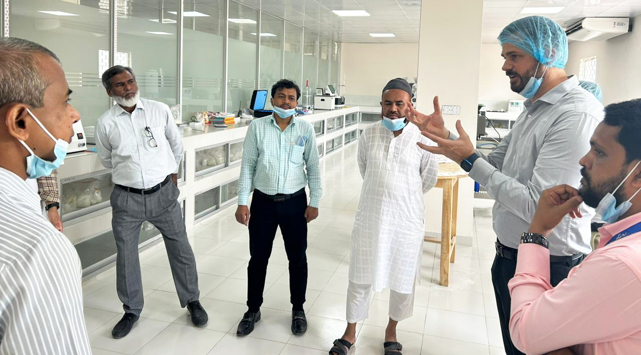 USW Assistant Regional Director Joe Bippert and Dr. Shaheed Islam, Wheat Quality Specialist at North Dakota State University (NDSU), visited some of the largest flour mills in Bangladesh.